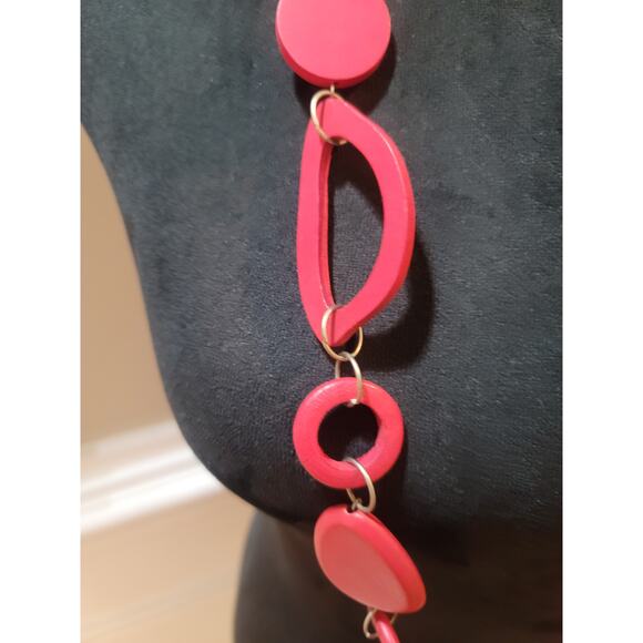Women's Red Statement Necklace With Geometric Beads And Lobster Clasp Lock - Picture 4 of 5